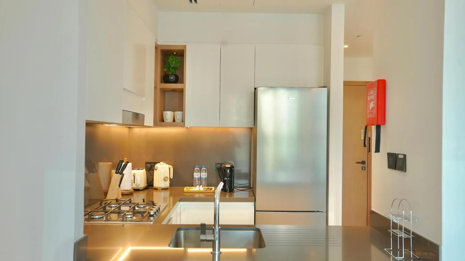 High-Rise Vida Marina Views Apartment Dubai