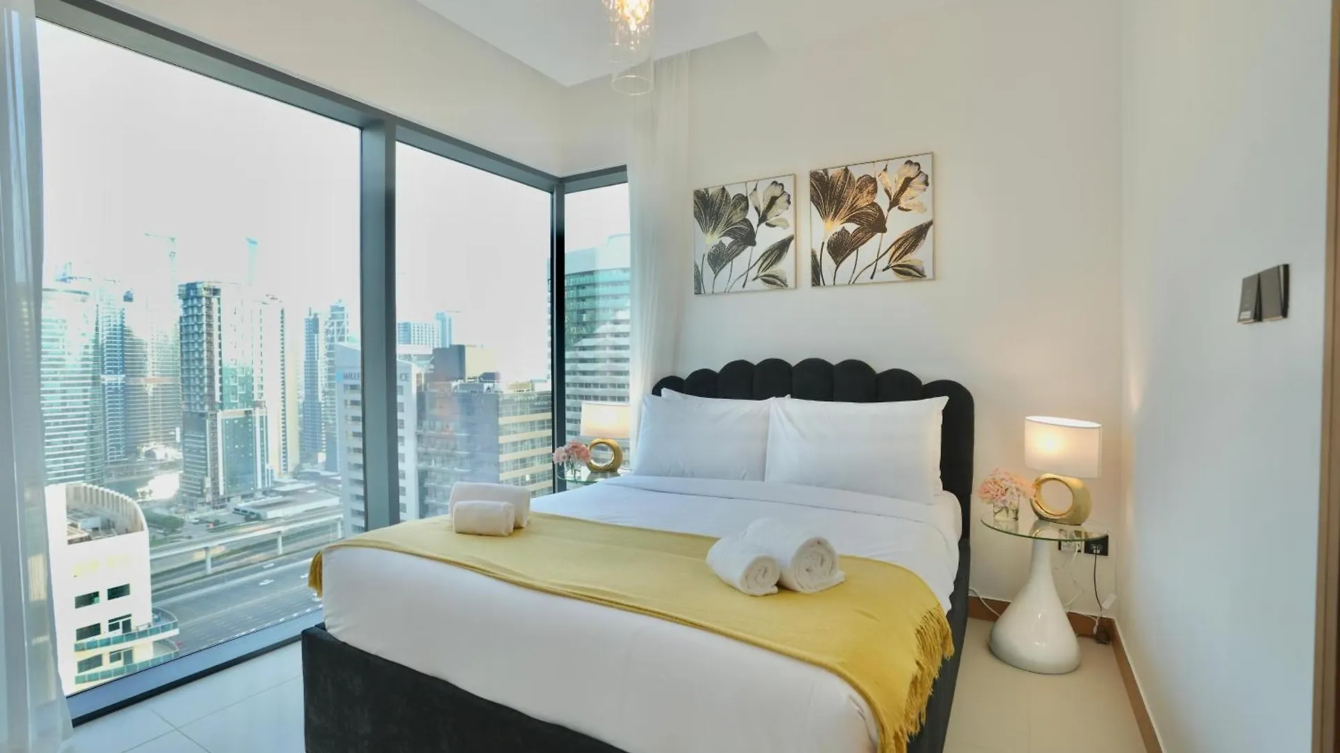 High-Rise Vida Marina Views Apartment Dubai United Arab Emirates