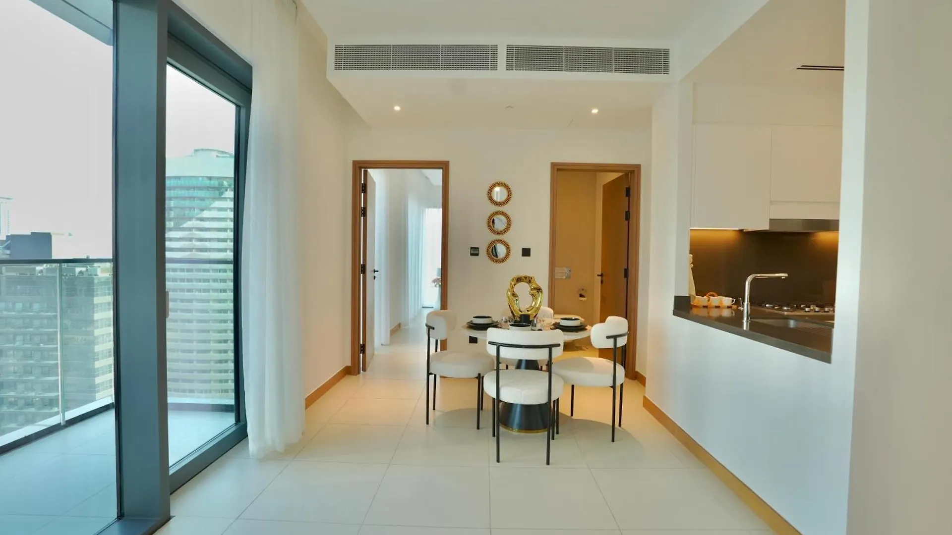 High-Rise Vida Marina Views Apartment Dubai United Arab Emirates