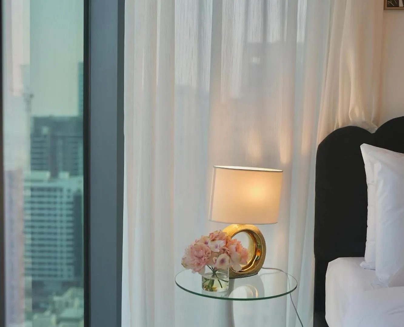 High-Rise Vida Marina Views Apartment Dubai United Arab Emirates