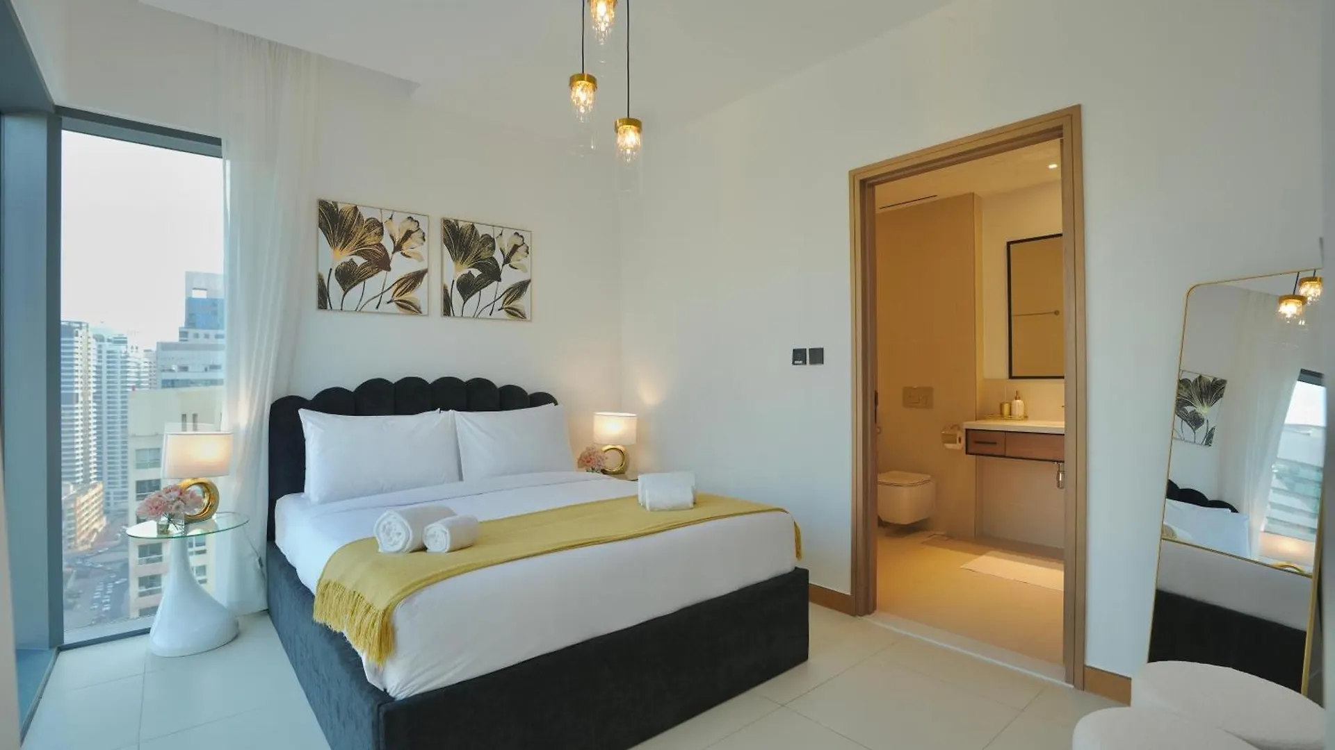 High-Rise Vida Marina Views Apartment Dubai