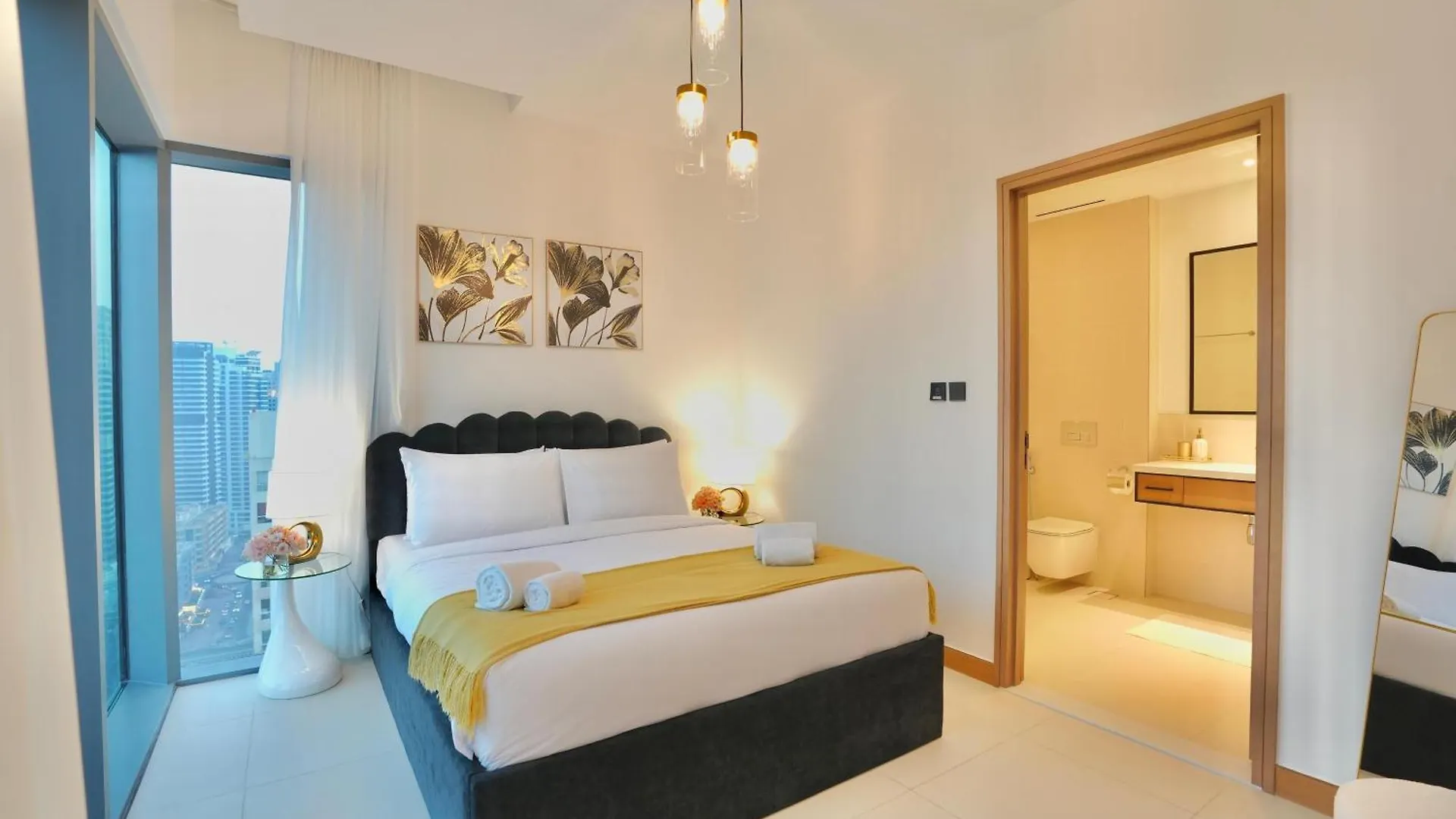 High-Rise Vida Marina Views Apartment Dubai United Arab Emirates