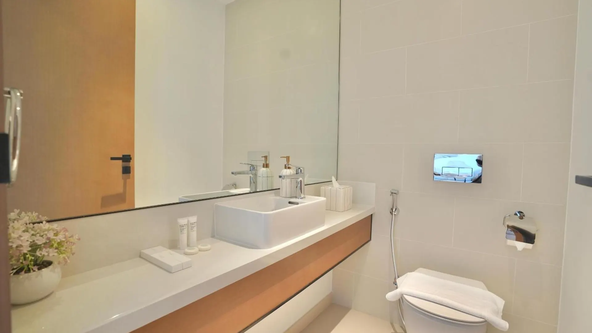 High-Rise Vida Marina Views Apartment Dubai 0*,