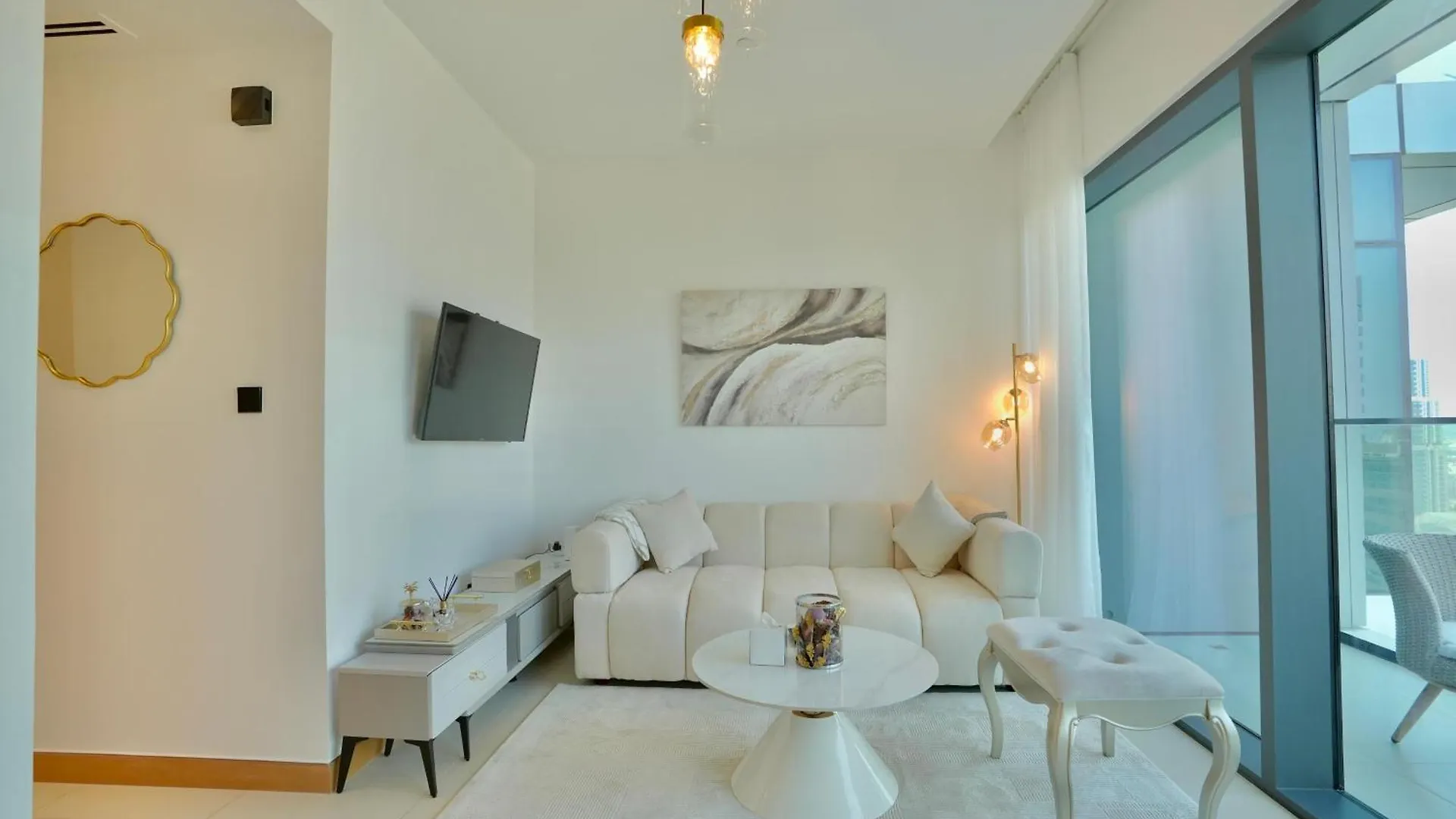 High-Rise Vida Marina Views Apartment Dubai